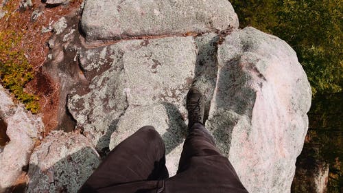 有关山, 悬崖, 步行的免费素材视频