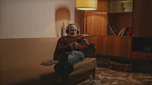 有关互联网, 人, 在家的免费素材视频