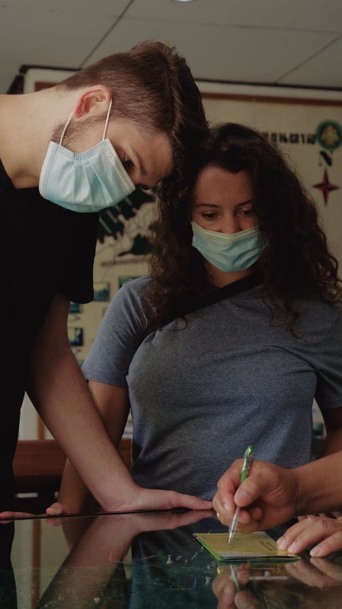 有关covid-19, 一对, 人的免费素材视频