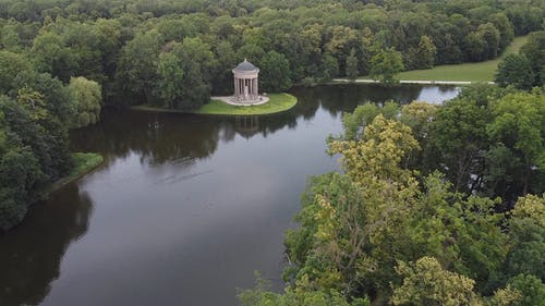 有关亭子, 公园, 反射的免费素材视频