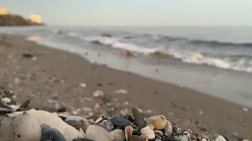 有关卵石, 岩石, 岸边的免费素材视频