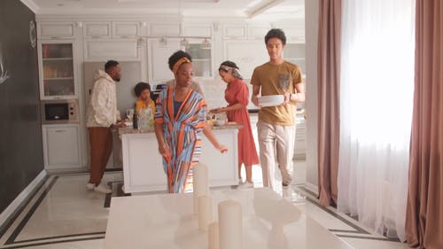 有关兄弟姐妹, 在家, 女性的免费素材视频