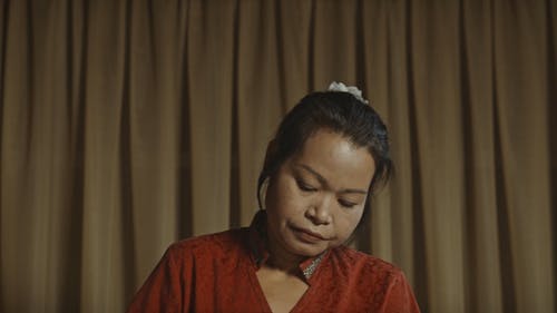有关全身按摩, 咖啡色头发的女人, 多民族的免费素材视频