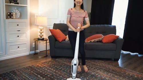 有关吸尘器, 地毯, 女人的免费素材视频