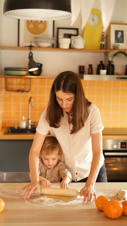 有关儿子, 儿童, 垂直视频的免费素材视频