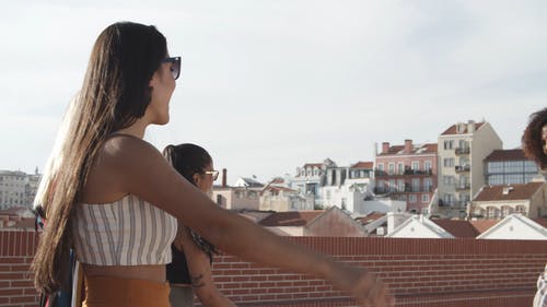 有关人行道, 休闲装, 友谊的免费素材视频