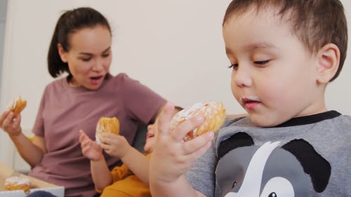 有关一起, 兄弟, 儿童的免费素材视频