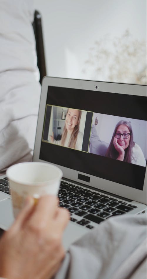 有关facebook的故事, instagram故事, MacBook的免费素材视频