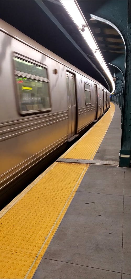 有关公共交通, 出发, 地铁月台的免费素材视频