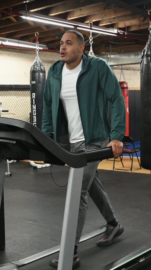 有关人, 健身房, 出汗的免费素材视频