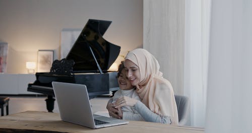 有关传统服装, 儿童, 在家的免费素材视频