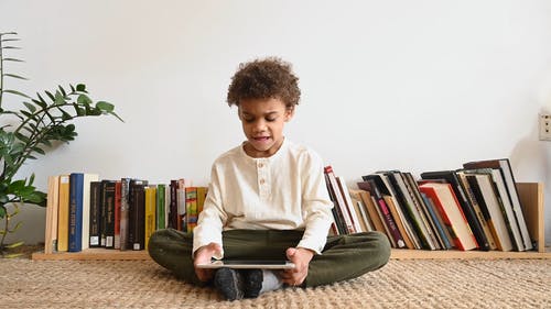 有关书架, 人, 儿童的免费素材视频