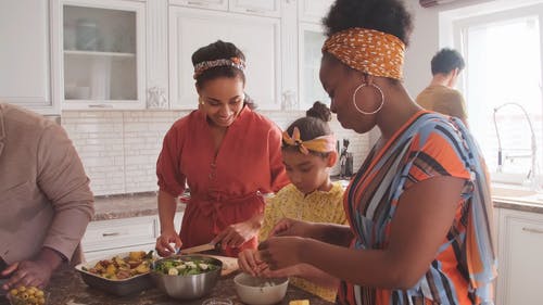 有关一起, 在家, 女孩的免费素材视频