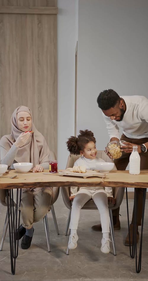 有关一起, 倾注, 儿童的免费素材视频