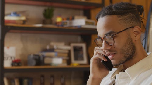 有关3C用品, 人, 图书的免费素材视频