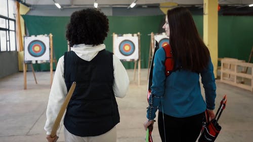 有关女性, 室内, 射手的免费素材视频
