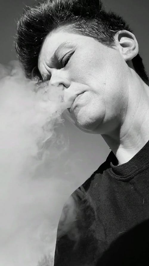 有关LGBT-H, vaping, 垂直视频的免费素材视频