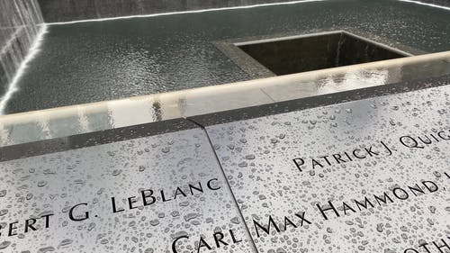 有关9/11纪念馆, 下雨天, 世界贸易中心的免费素材视频