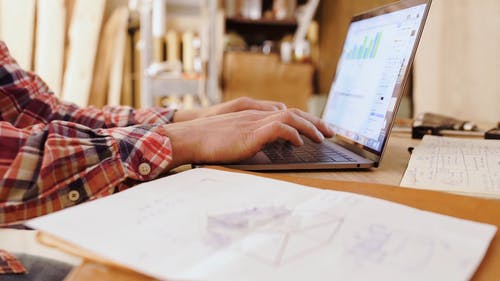 有关侧面图, 在桌子上, 室内的免费素材视频