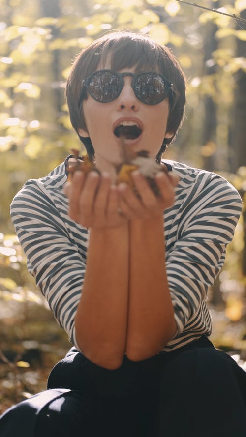 有关人, 吹, 垂直视频的免费素材视频