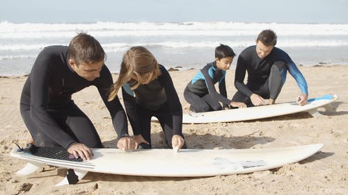 有关假期, 儿子, 坐的免费素材视频