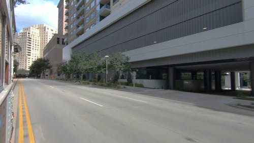 有关公路旅行, 建筑, 树木的免费素材视频