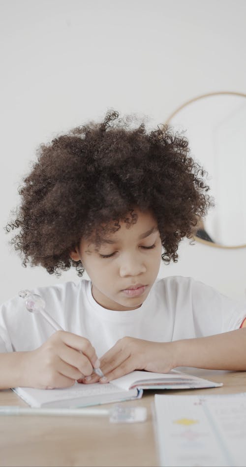 有关仿形, 儿童, 功课的免费素材视频