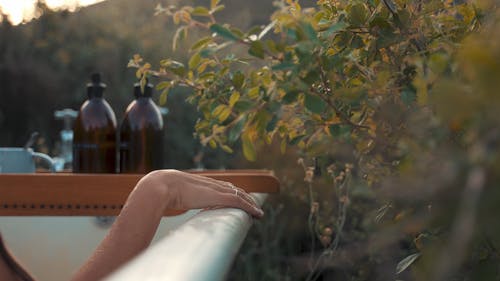 有关女人的手, 工厂, 户外的免费素材视频