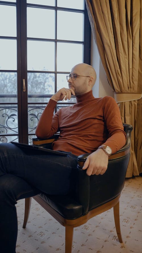 有关3C用品, 交叉的双腿, 人的免费素材视频