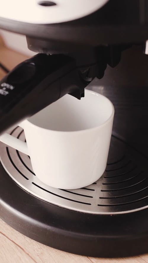 有关倾注, 咖啡机, 在家的免费素材视频