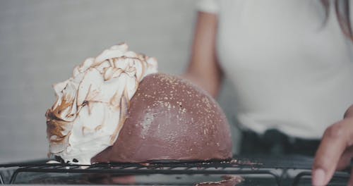 有关呈现, 女人, 巧克力的免费素材视频