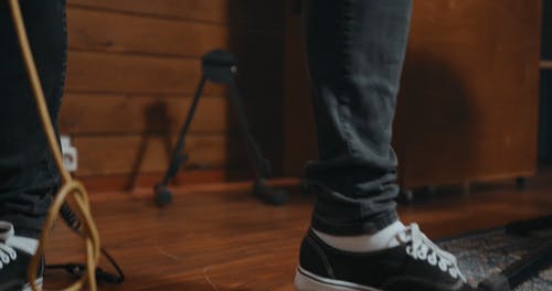 有关rockandroll, 一双鞋, 不露面的免费素材视频