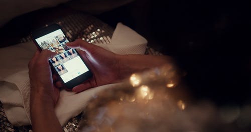 有关3C用品, 女人, 专辑的免费素材视频