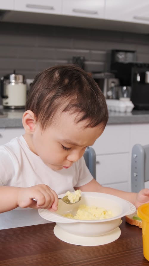 有关兄弟, 儿童, 吃的免费素材视频