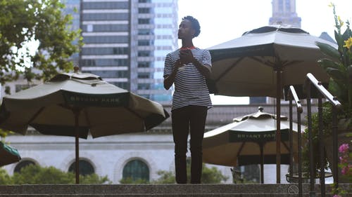 有关一杯咖啡, 城市, 多风的免费素材视频