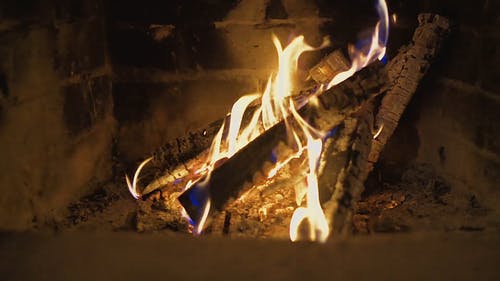 有关光, 升火的木柴, 圆木条的免费素材视频