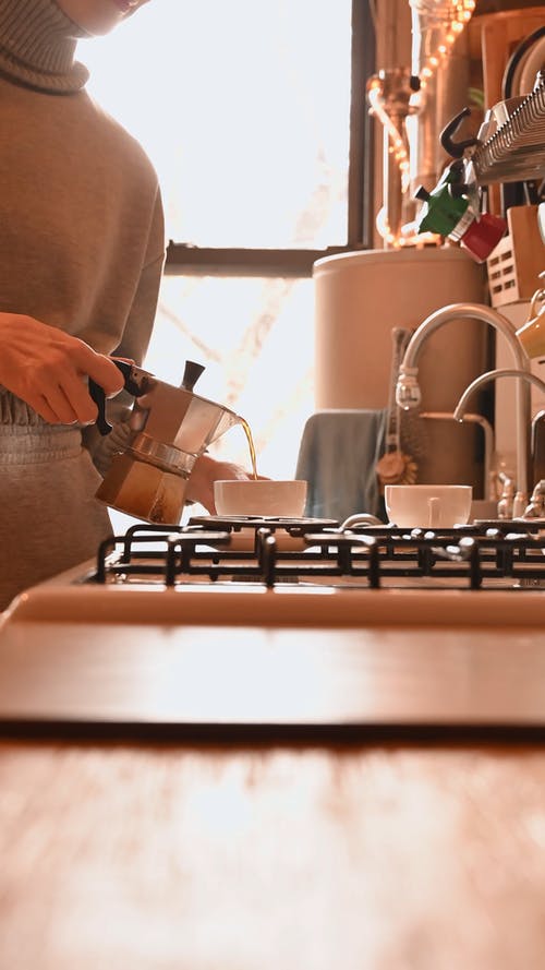 有关倾注, 咖啡, 垂直视频的免费素材视频