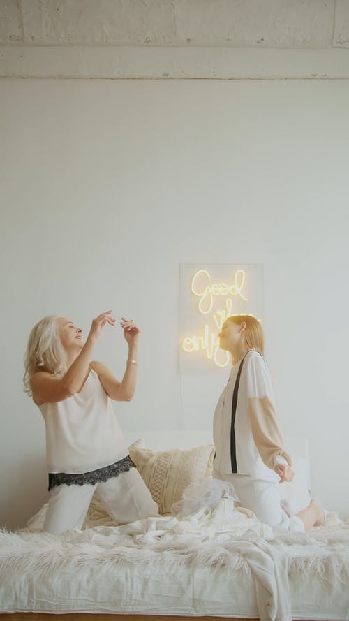 有关一起, 在家, 垂直视频的免费素材视频