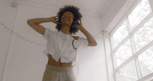 有关低角度拍摄, 国际音乐日, 大笑的免费素材视频