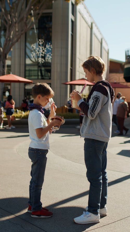 有关冰淇淋, 吃, 垂直视频的免费素材视频