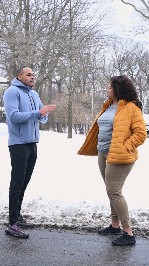 有关一对, 人, 人行道的免费素材视频