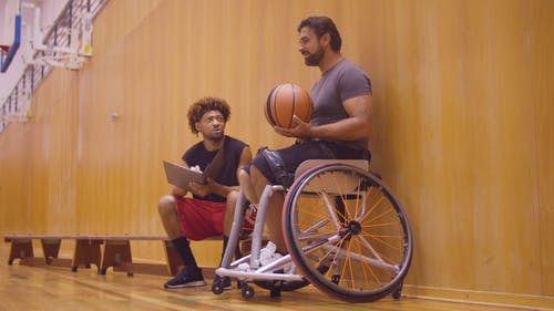 有关坐, 室内, 写作的免费素材视频