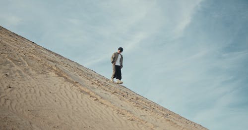 有关人, 多云的, 大衣的免费素材视频