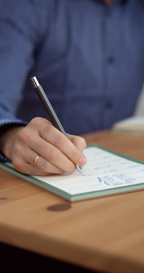 有关人, 垂直视频, 写作的免费素材视频