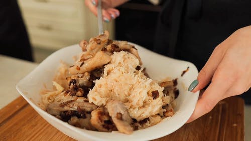 有关家常菜, 厨房流理台, 准备食材的免费素材视频
