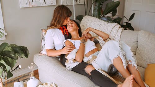 有关一对, 同志文化, 在家的免费素材视频