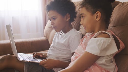 有关educa??osebuahdistuzzle, 一起, 兄弟的免费素材视频