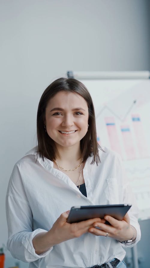 有关垂直视频, 女人, 女商人的免费素材视频