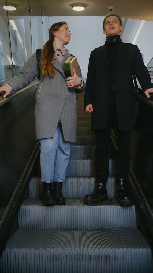 有关下降, 人, 图书的免费素材视频