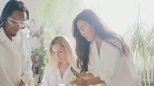 有关一起, 保护眼睛, 剪刀的免费素材视频